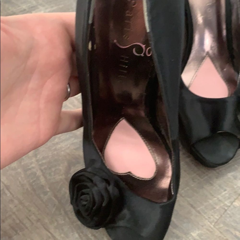 Paris Hilton shoes  - Picture 3 of 5